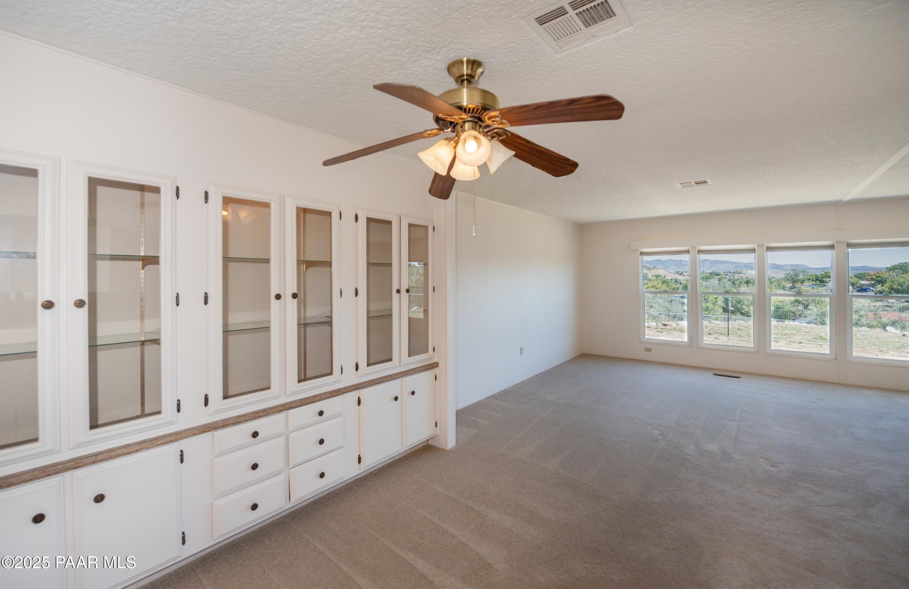 1085 North Swiss Road Dewey, AZ 86327 - Photo 9 of 34 Dining Room