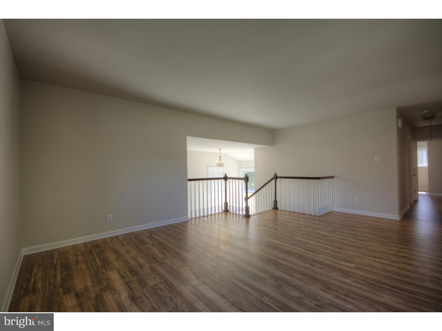 162 Canterbury Road Mount Laurel, NJ 08054 - Photo 5 of 23 Living Room