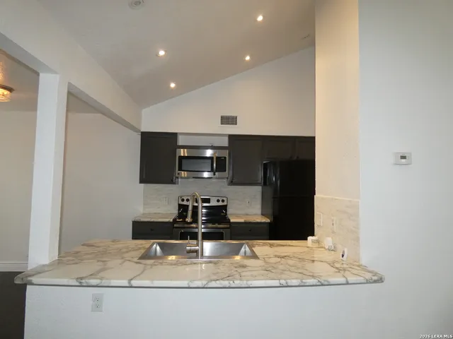 $1,200 | 14745 Babcock Road, Unit 610, San Antonio, TX 78249