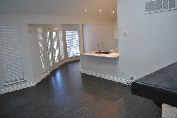 $1,100 | 14745 Babcock Road, Unit 610, San Antonio, TX 78249