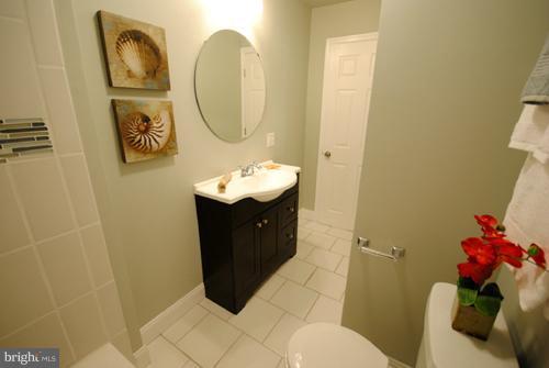 1115 Haverhill Road Baltimore, MD 21229 - Photo 14 of 30 Full Bath on Main Level