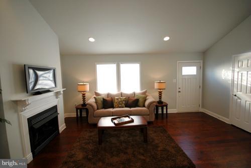 1115 Haverhill Road Baltimore, MD 21229 - Photo 4 of 30 Living Room with High Ceilings