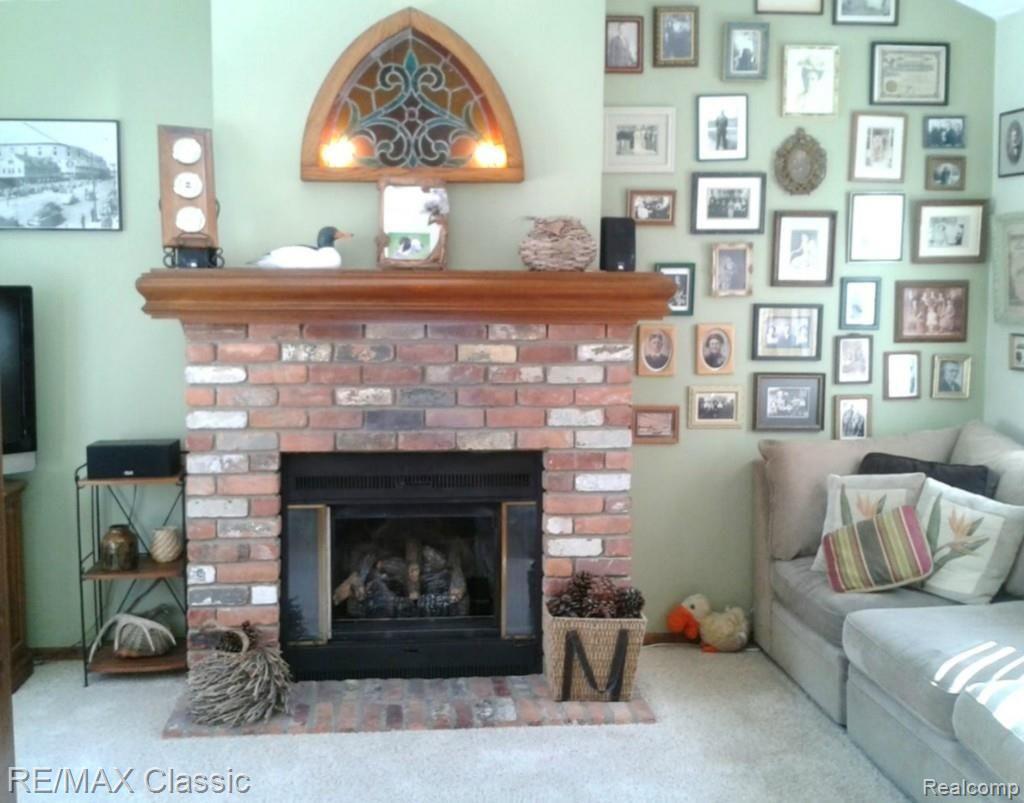 1961 Hawthorne Road Grosse Pointe, MI 48236 - Photo 6 of 27 Haw-FR-2.jpg