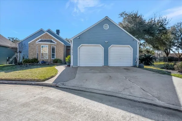 $4,000 | 16702 Dale Oak Way, Houston, TX 77058