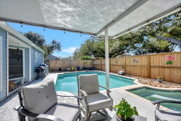 $4,000 | 16702 Dale Oak Way, Houston, TX 77058