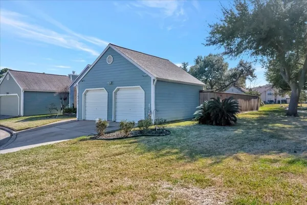 $4,000 | 16702 Dale Oak Way, Houston, TX 77058