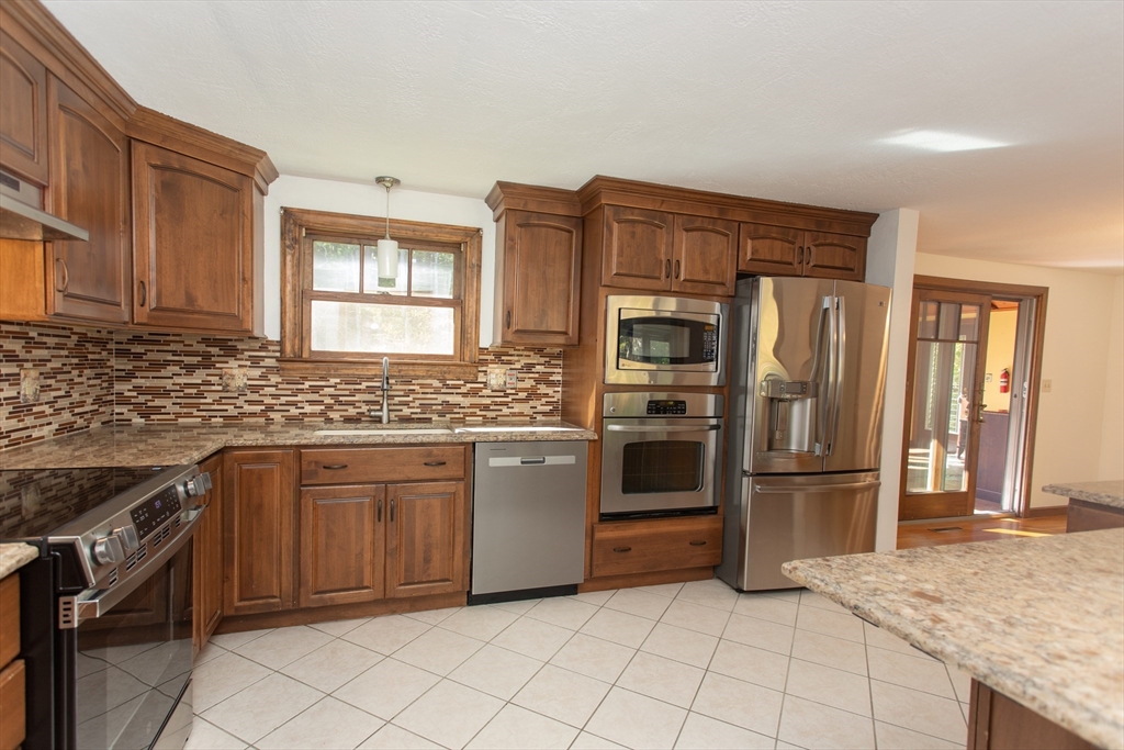 211 Clark Road Plymouth, MA 02360 - Photo 7 of 32