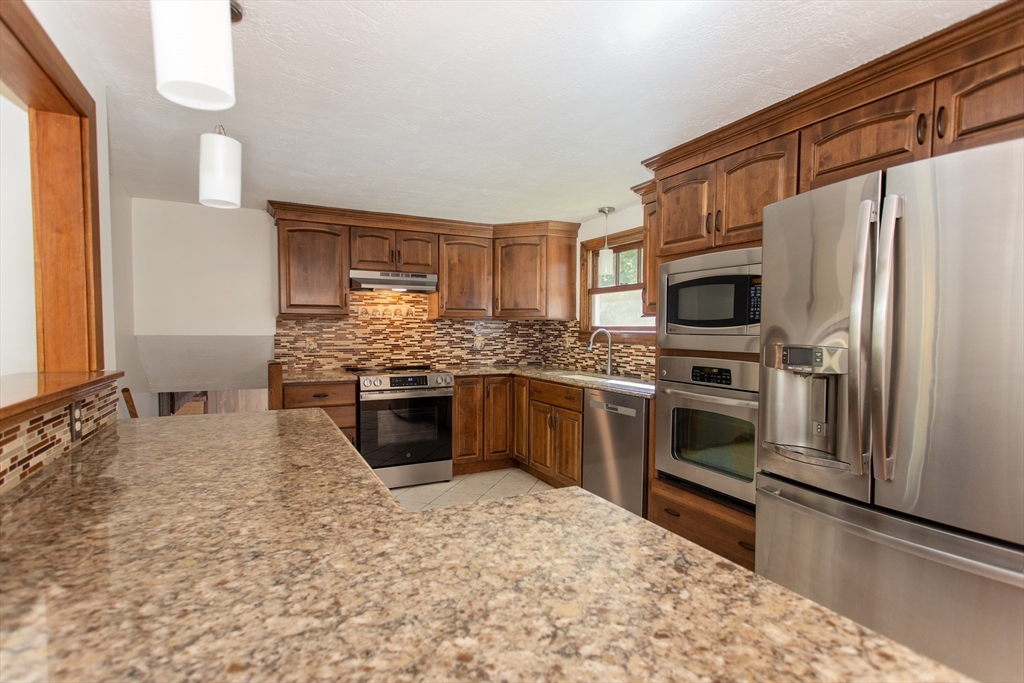 211 Clark Road Plymouth, MA 02360 - Photo 9 of 32