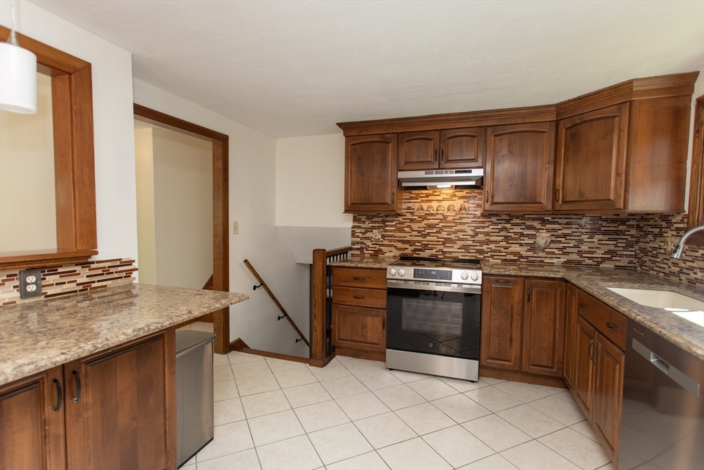 211 Clark Road Plymouth, MA 02360 - Photo 10 of 32