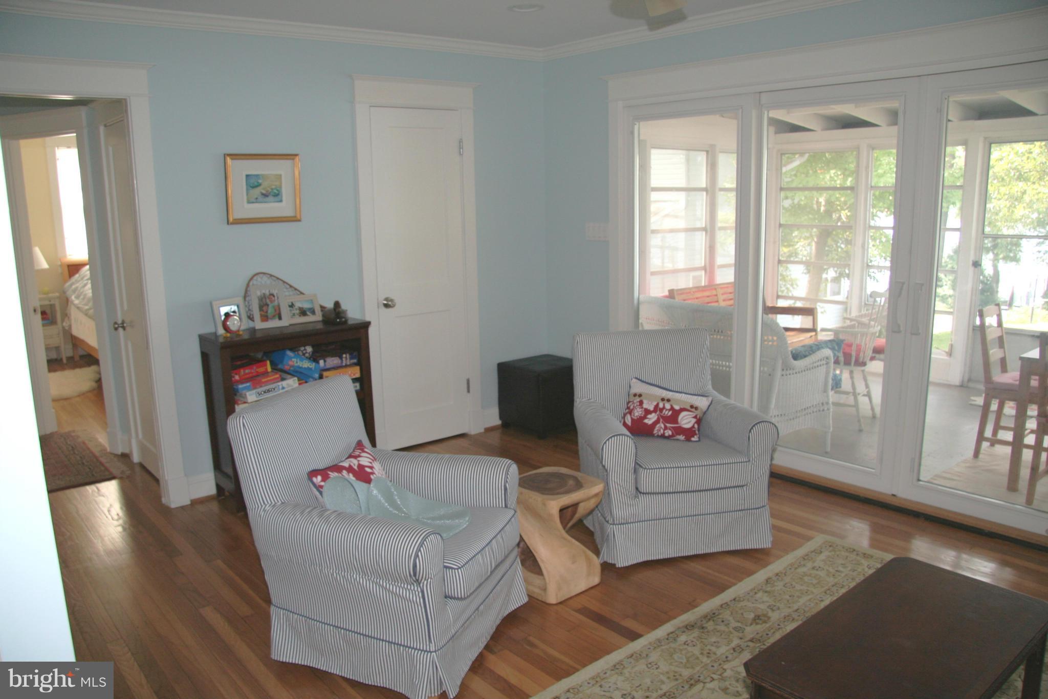 218 Beachwood Road Pasadena, MD 21122 - Photo 10 of 30 Family room
