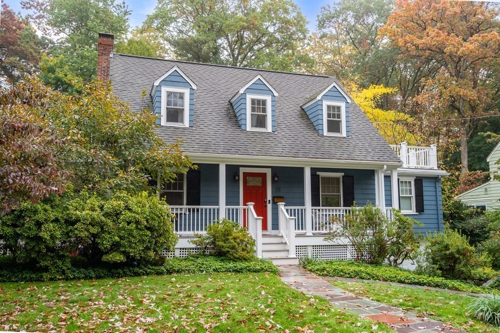 32 Verndale Road Newton, MA 02461 - Photo 2 of 33 front view of a house with a yard
