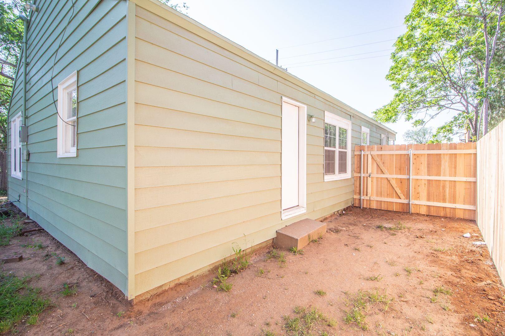 1918 20th Street Lubbock, TX 79411 - Photo 10 of 13