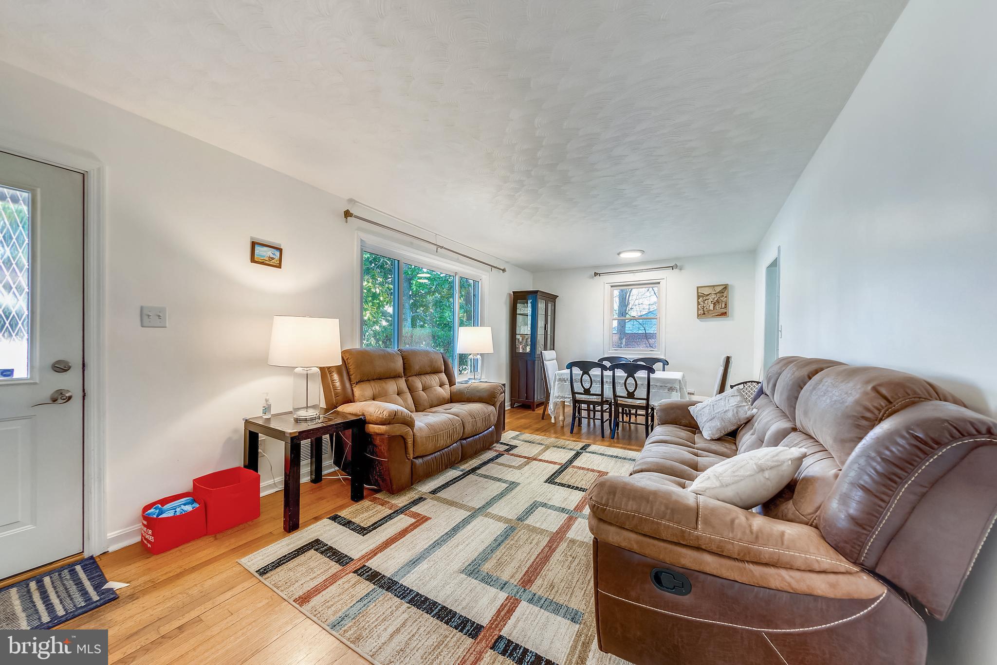 11606 Highview Avenue Silver Spring, MD 20902 - Photo 7 of 48