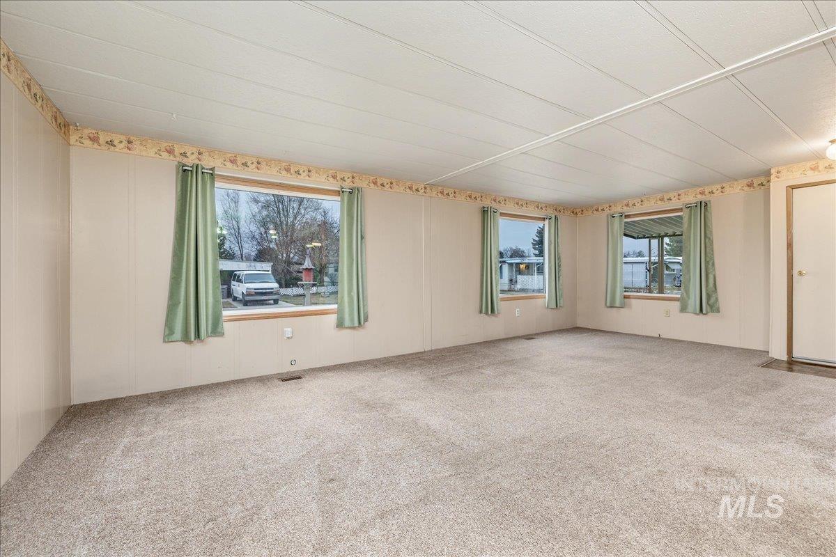 307 Driftwood Road Boise, ID 83713 - Photo 11 of 34