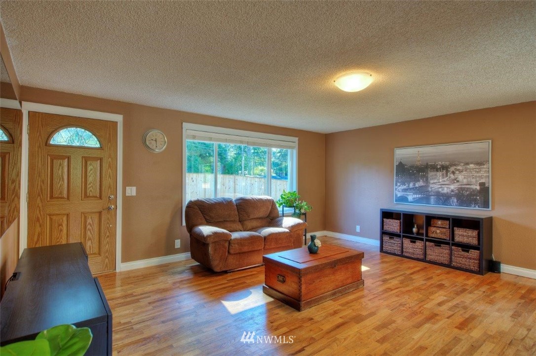 14017 183rd Avenue Southeast Renton, WA 98059 - Photo 14 of 27 Gallery Image 14