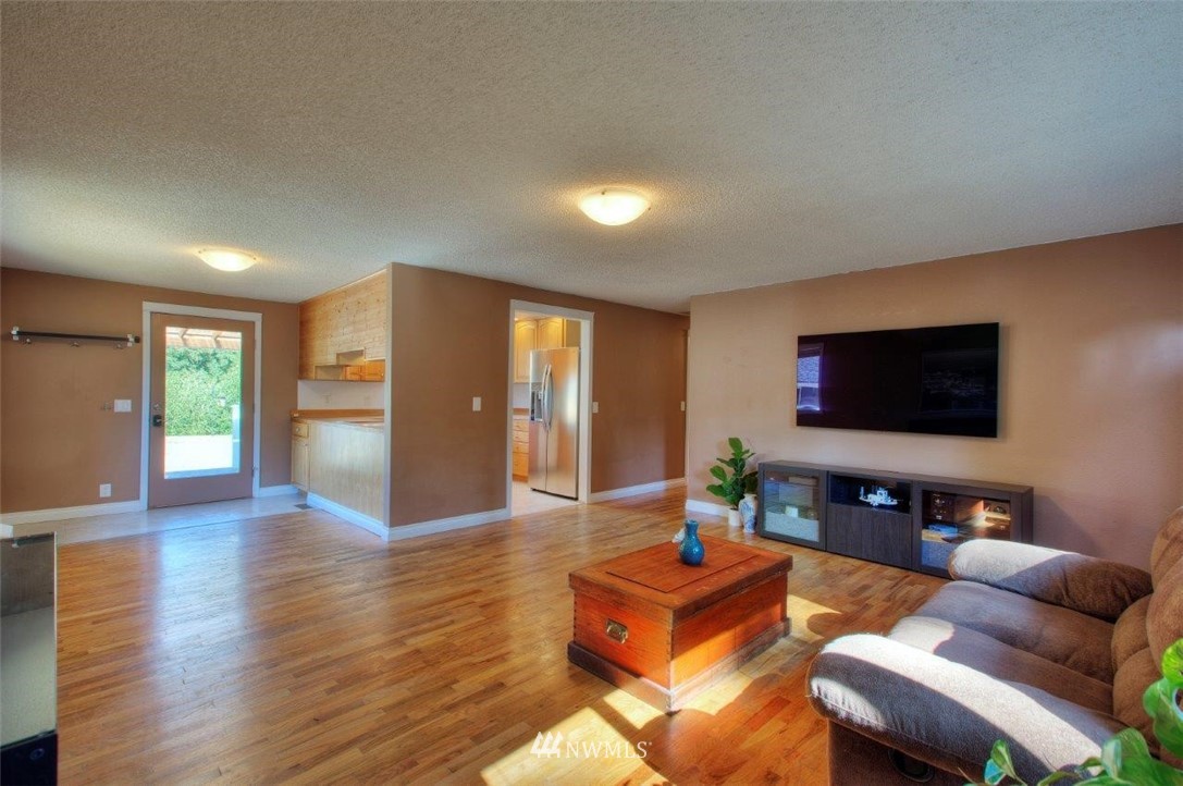 14017 183rd Avenue Southeast Renton, WA 98059 - Photo 15 of 27 Gallery Image 15
