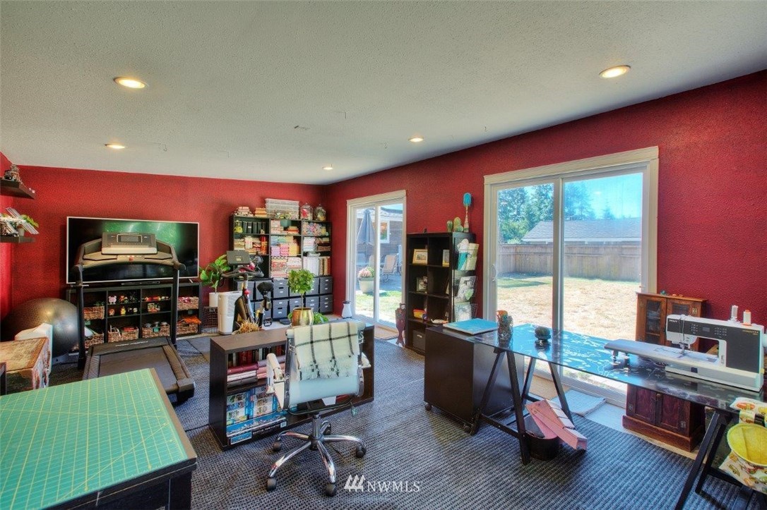 14017 183rd Avenue Southeast Renton, WA 98059 - Photo 22 of 27 Gallery Image 22