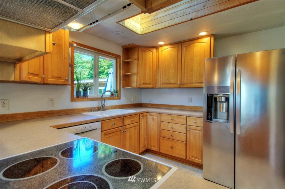 14017 183rd Avenue Southeast Renton, WA 98059 - Photo 8 of 27 Gallery Image 8