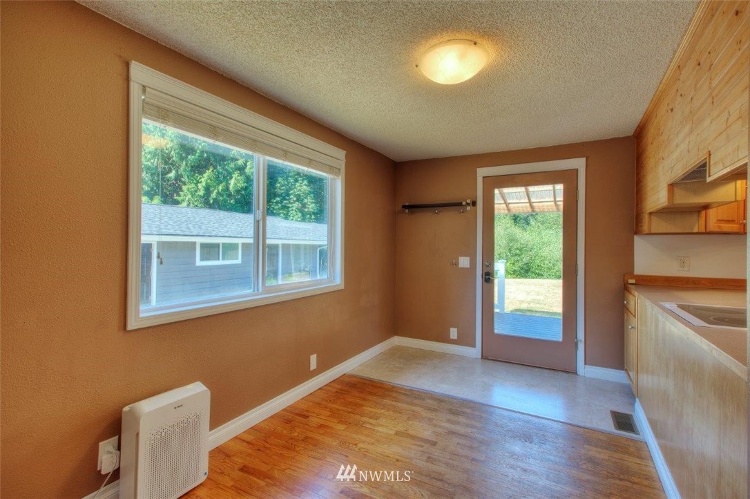 14017 183rd Avenue Southeast Renton, WA 98059 - Photo 10 of 27 Gallery Image 10
