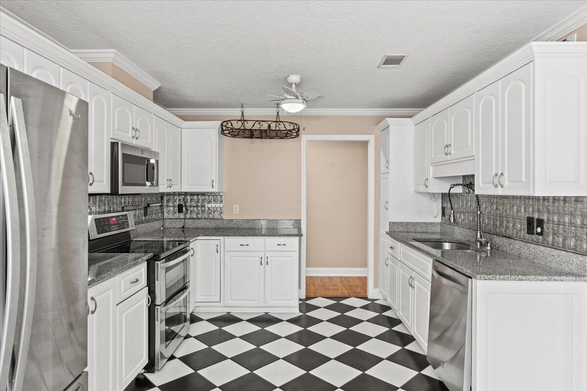 659 Cornerstone Place Evans, GA 30809 - Photo 8 of 37 11-Kitchen