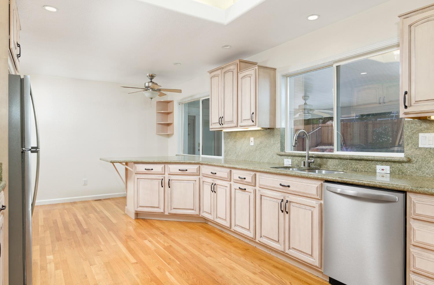 8 Mirango Court Clayton, CA 94517 - Photo 11 of 35