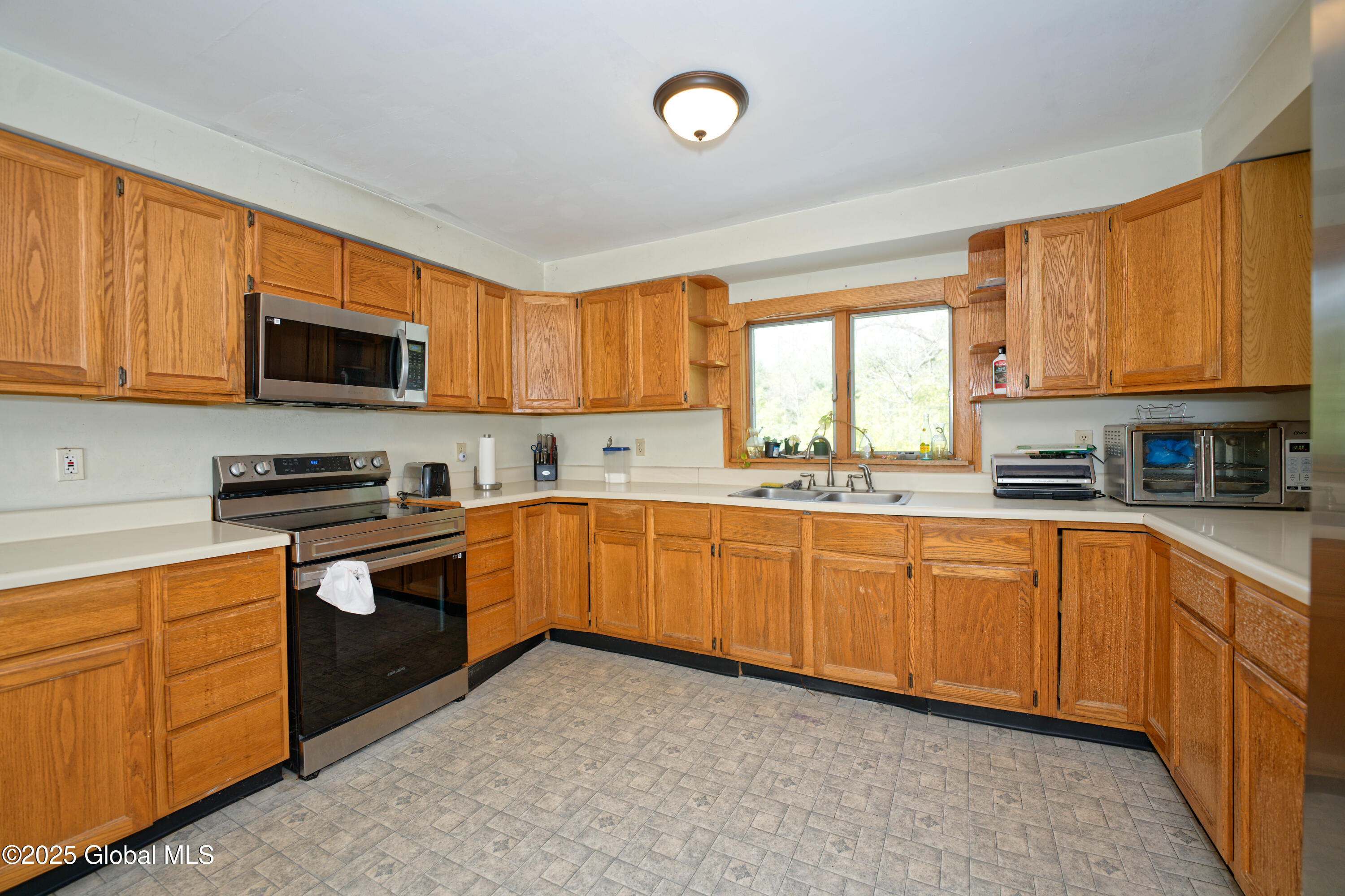 53 Baertschi Road Hoosick Falls, NY 12090 - Photo 3 of 54 2 Kitchen 5