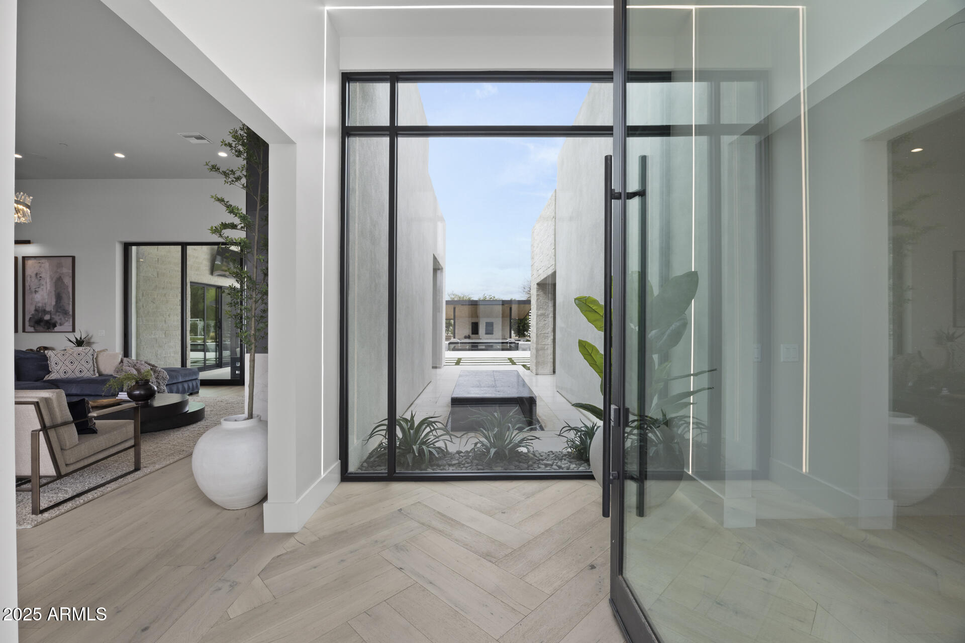 8520 East Cactus Wren Road Scottsdale, AZ 85250 - Photo 8 of 81 1-45