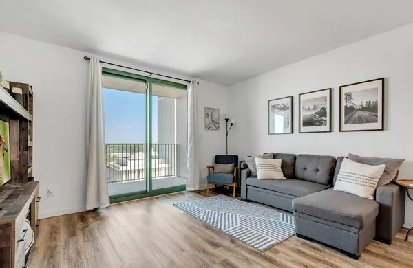 $225,000 | 300 South Duval Street, Unit 1910, Tallahassee, FL 32301