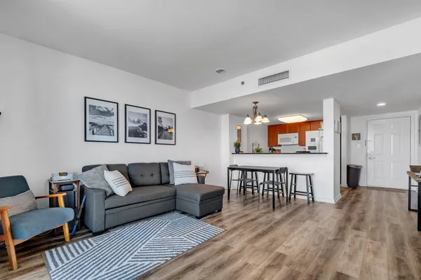 $225,000 | 300 South Duval Street, Unit 1910, Tallahassee, FL 32301