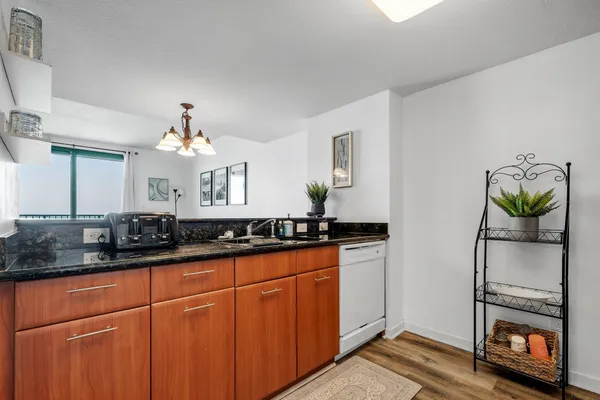 $225,000 | 300 South Duval Street, Unit 1910, Tallahassee, FL 32301