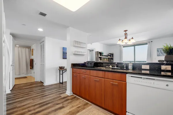 $225,000 | 300 South Duval Street, Unit 1910, Tallahassee, FL 32301