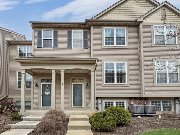 $2,600 | 766 Cherry Creek Drive, Unit 766, Grayslake, IL 60030