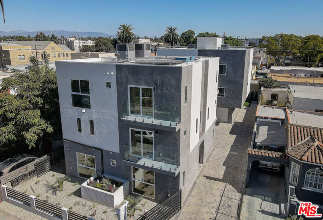 2636 Virginia Road Los Angeles, CA 90016 - Photo 6 of 31 an aerial view of residential houses with outdoor space