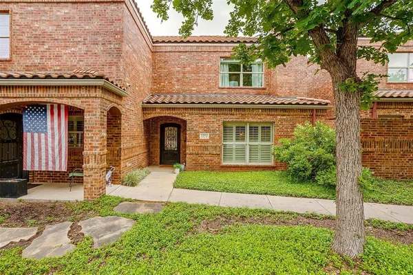 $2,950 | 1201 Jerome Street, Unit 1203, Fort Worth, TX 76110