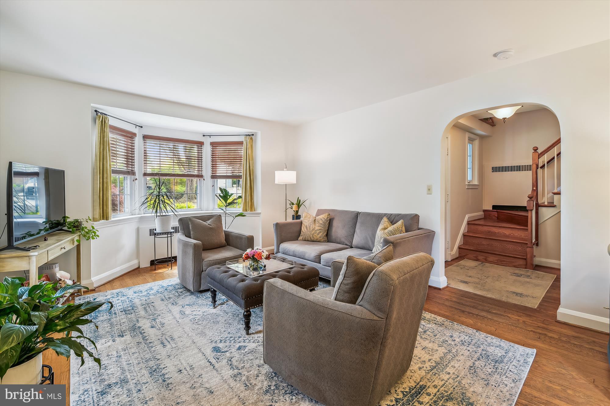 606 Hatherleigh Road Baltimore, MD 21212 - Photo 22 of 63 Living Room