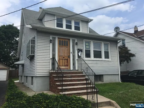 $1,850 | 256 East 7th Street, Unit 2, Clifton, NJ 07011