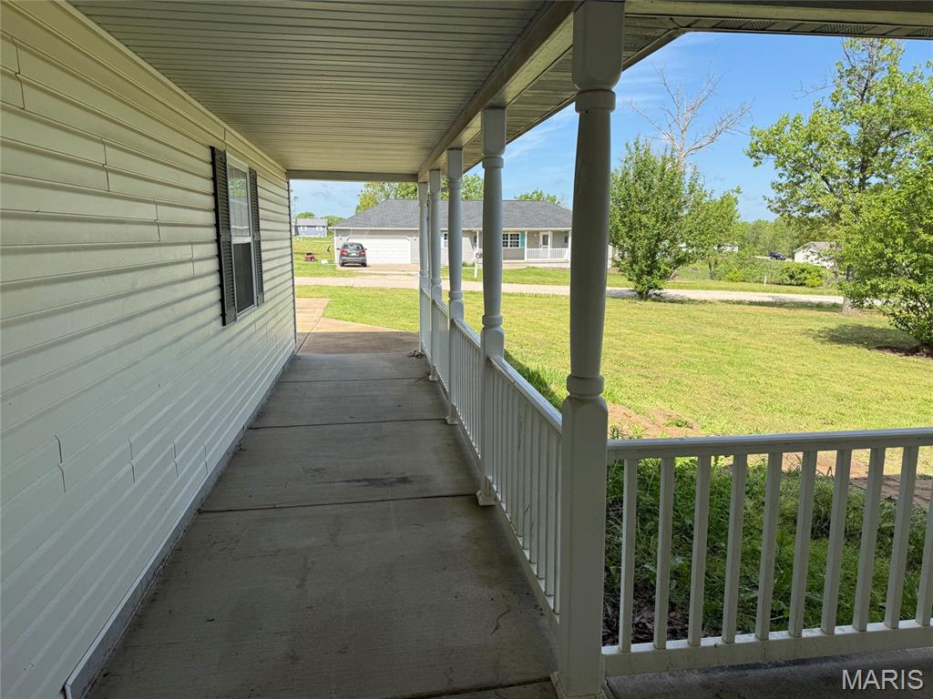 23863 Raspberry Lane Waynesville, MO 65583 - Photo 2 of 21