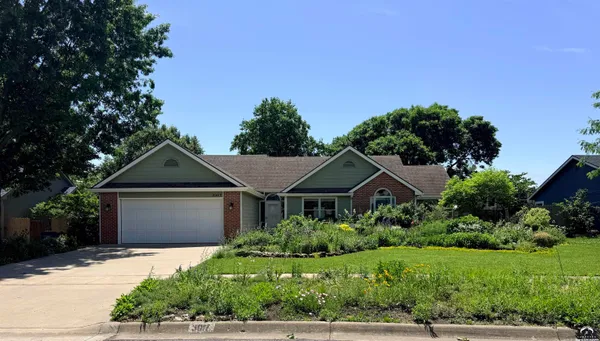$350,000 | 3017 West 30th Street, Lawrence, KS 66047
