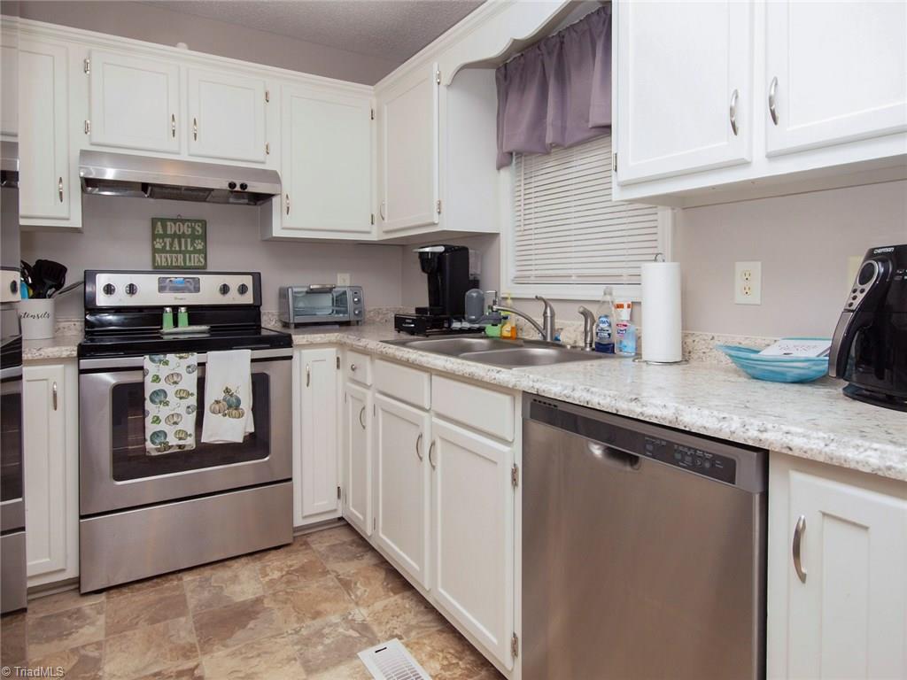 2908 Triangle Lake Road High Point, NC 27260 - Photo 9 of 19 Gallery Image 9