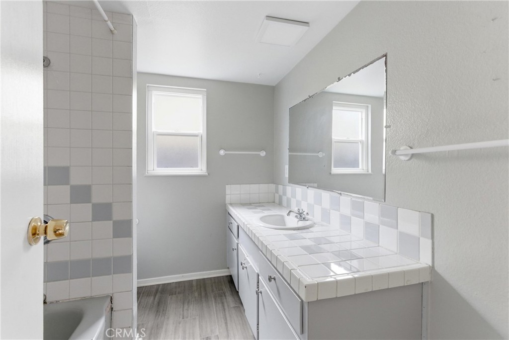 254 Bucknell Road Costa Mesa, CA 92626 - Photo 20 of 32