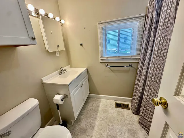 $105,000 | 511 Southwest Buchanan Street, Topeka, KS 66606