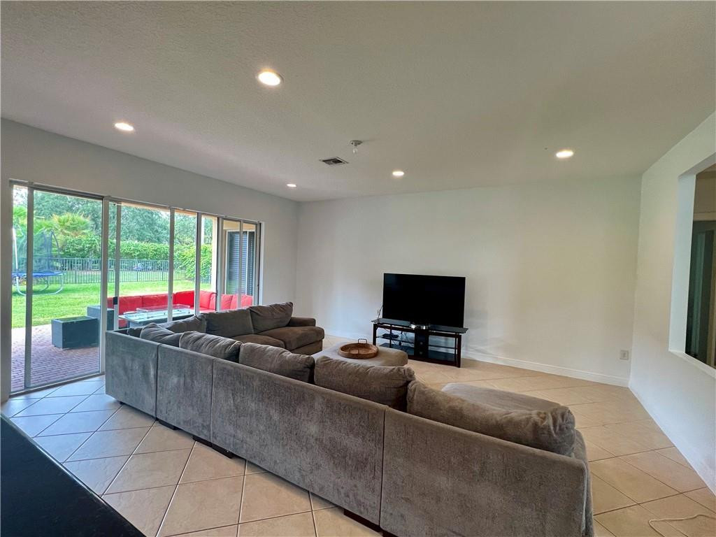 11169 Sunset Ridge Circle Boynton Beach, FL 33473 - Photo 8 of 50 Photo 8