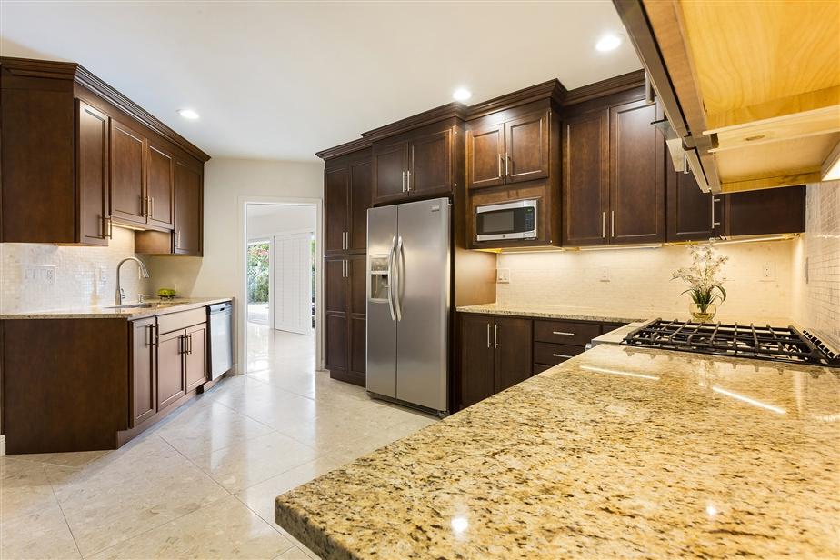 868 Barcelona Drive Boca Raton, FL 33432 - Photo 14 of 39 11948702-14