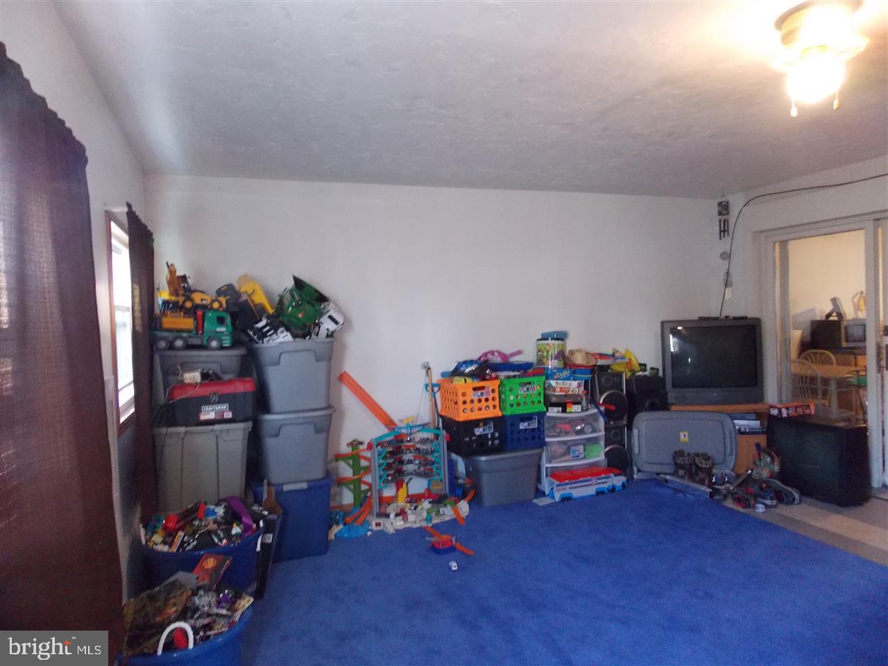 271 Locust Street Hanover, PA 17331 - Photo 8 of 26 Gallery Image 8
