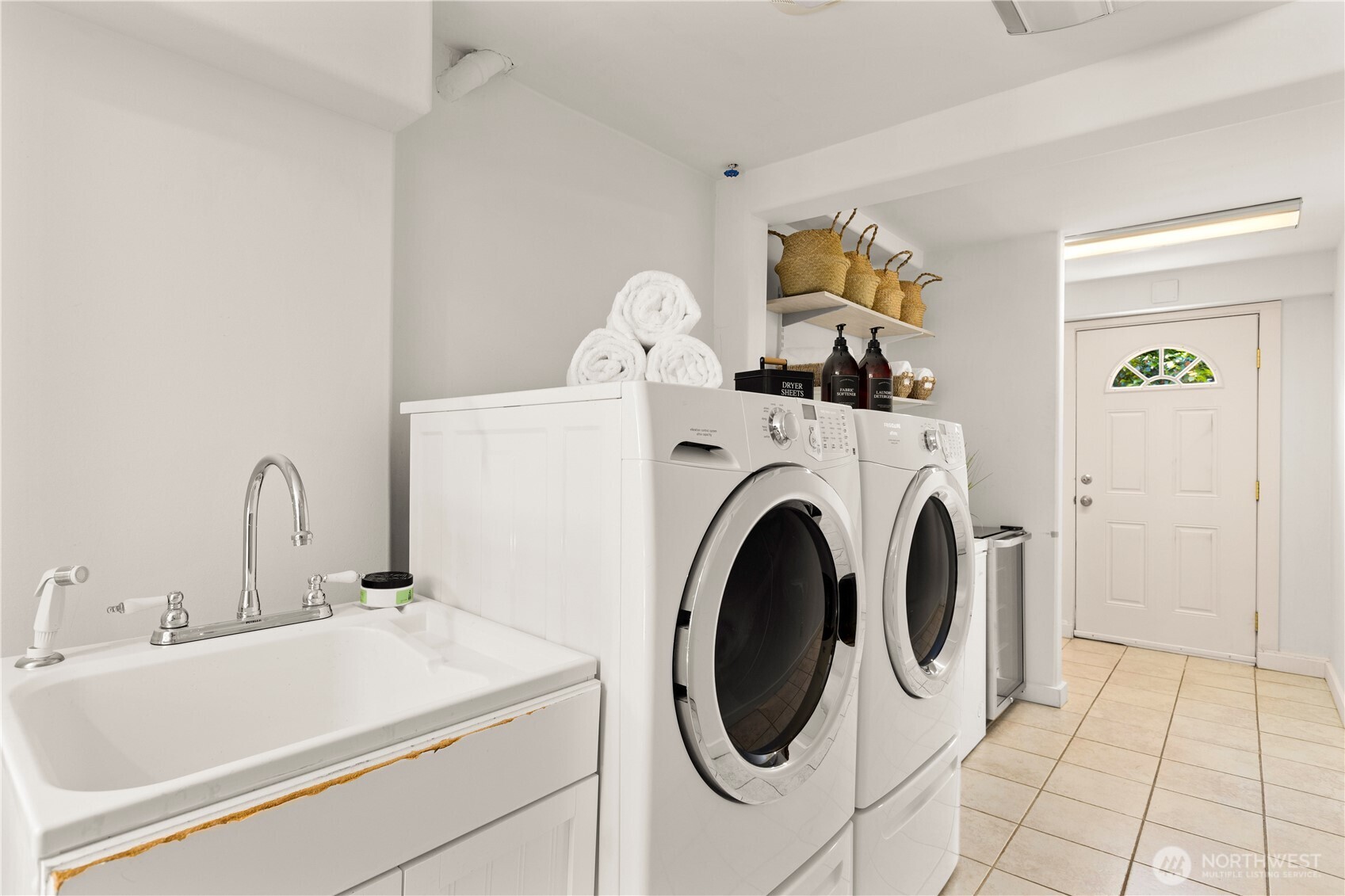 3617 East Cherry Street Seattle, WA 98122 - Photo 29 of 34 a utility room with dryer and washer