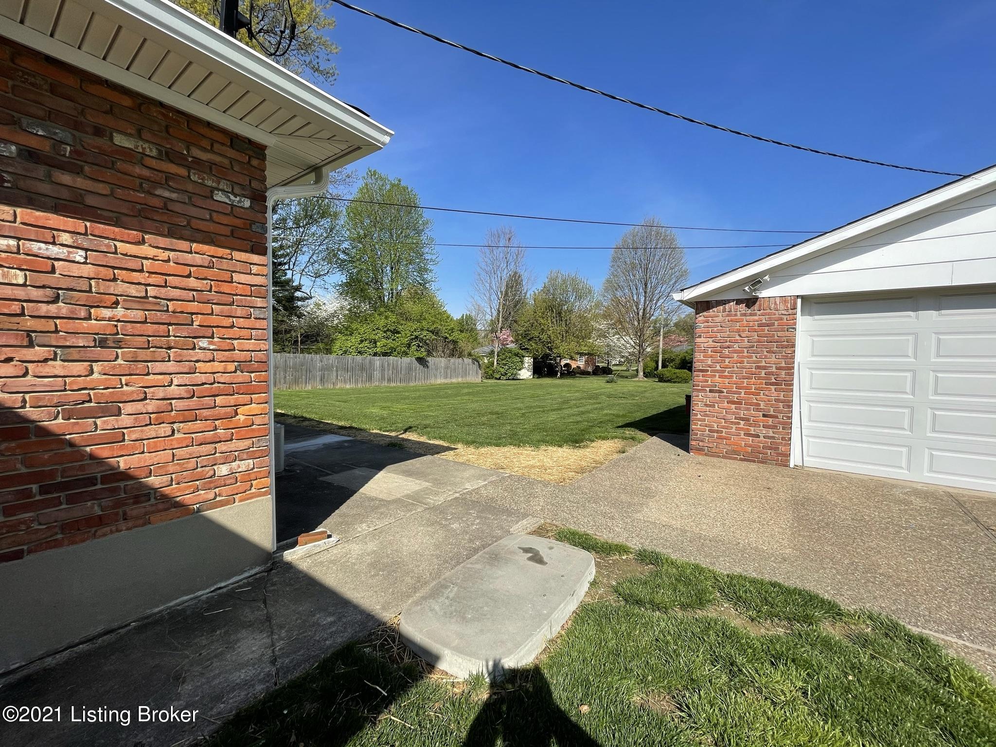 4605 Tween Road Louisville, KY 40207 - Photo 42 of 46 IMG_1400