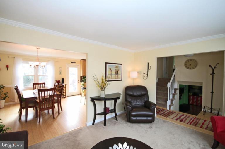 9521 Kirkfield Road Burke, VA 22015 - Photo 4 of 30 Living Room #3