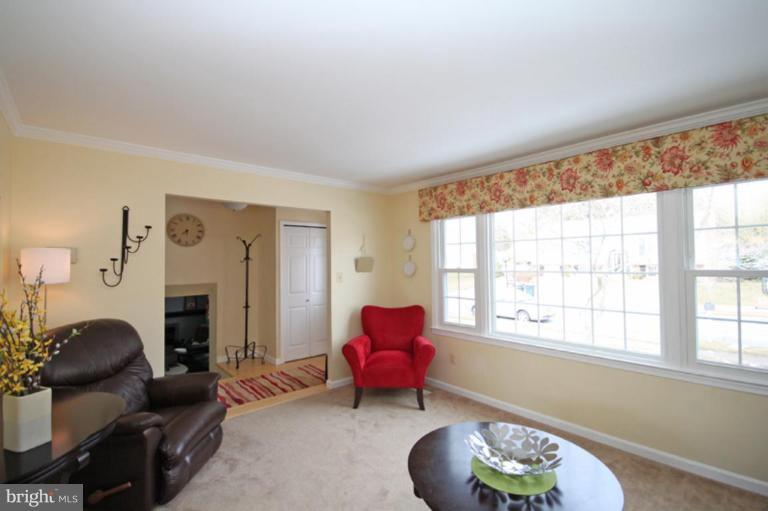 9521 Kirkfield Road Burke, VA 22015 - Photo 9 of 30 Living Room #2