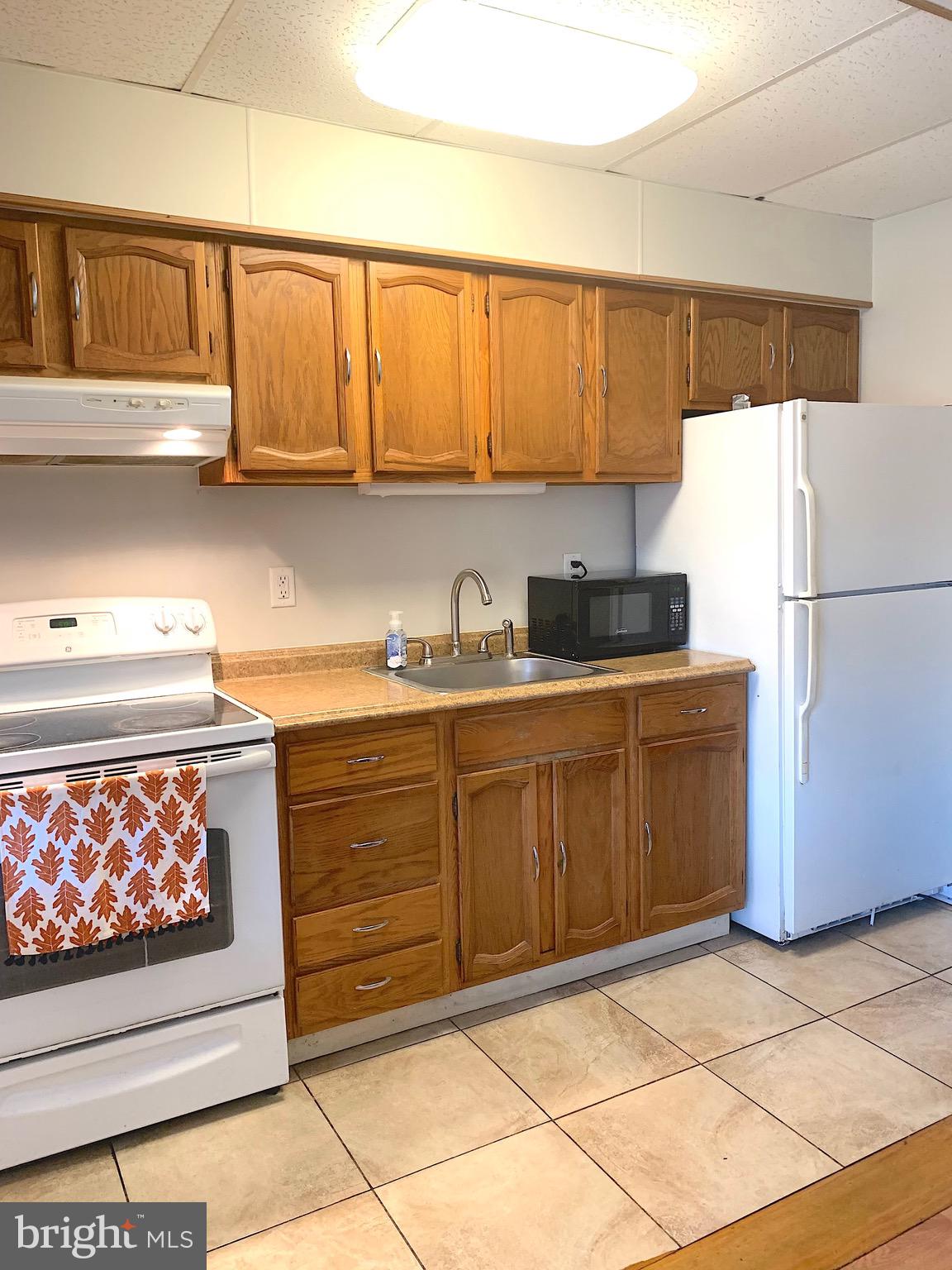 6824 Conley Street Baltimore, MD 21224 - Photo 6 of 13 Gallery Image 6