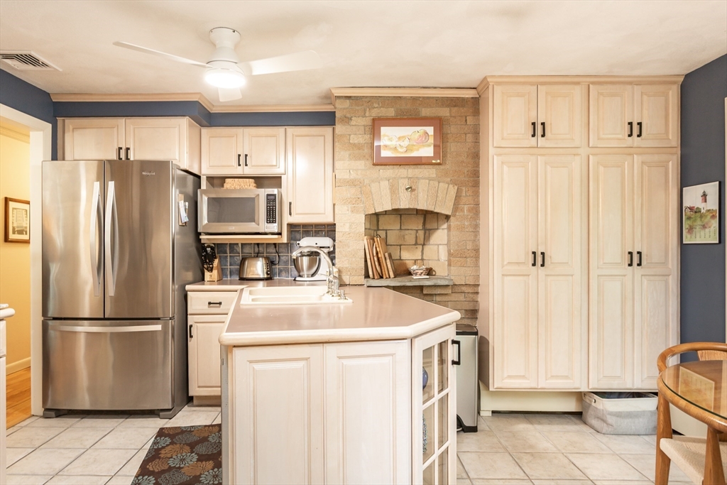 8 Tower Hill Road Somerset, MA 02726 - Photo 7 of 33 Gallery Image 7